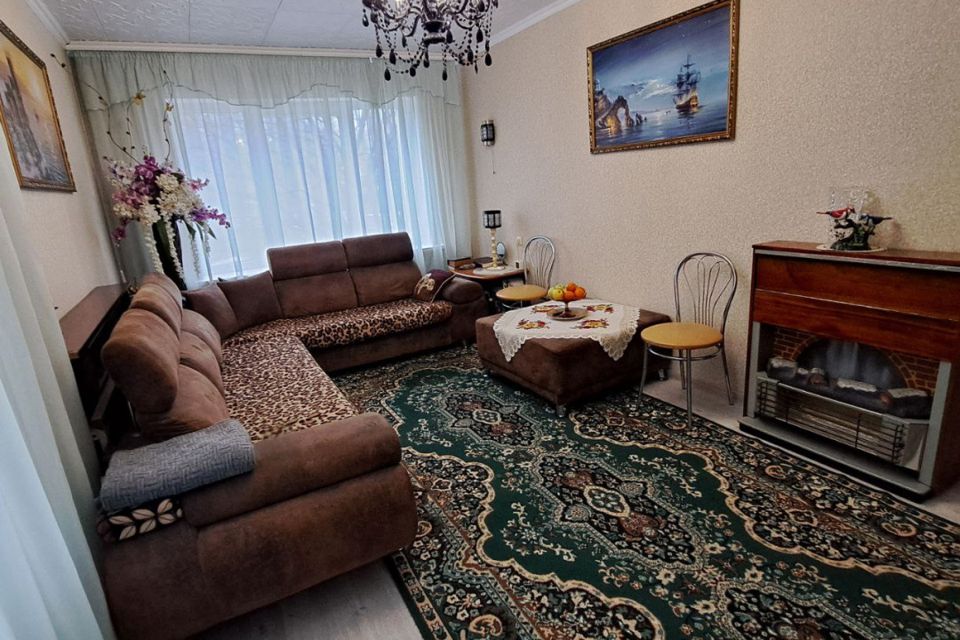 Продаётся 4-комнатная квартира, 72.1 м²