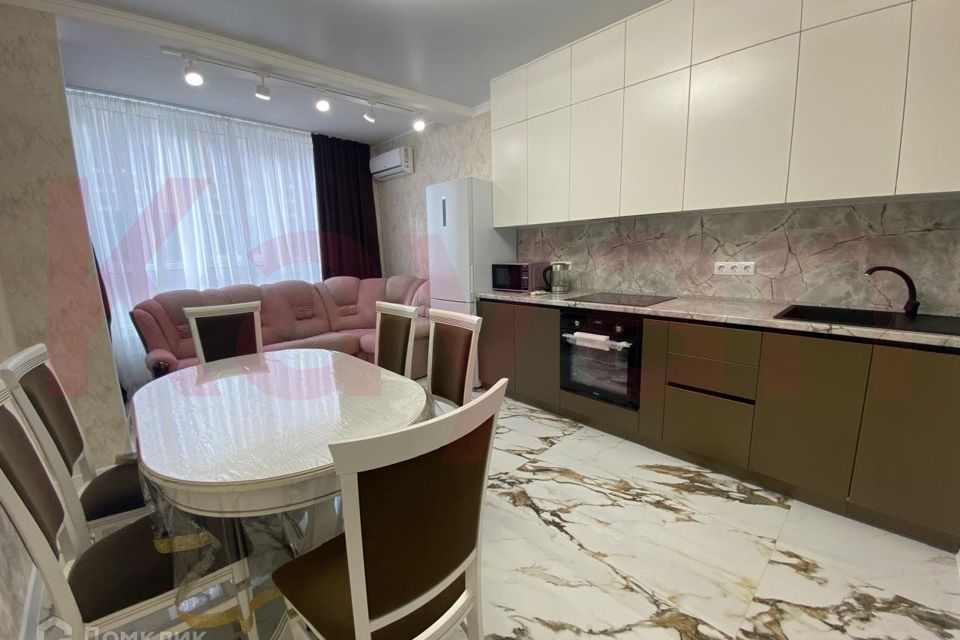 Сдаётся 2-комнатная квартира, 70 м²