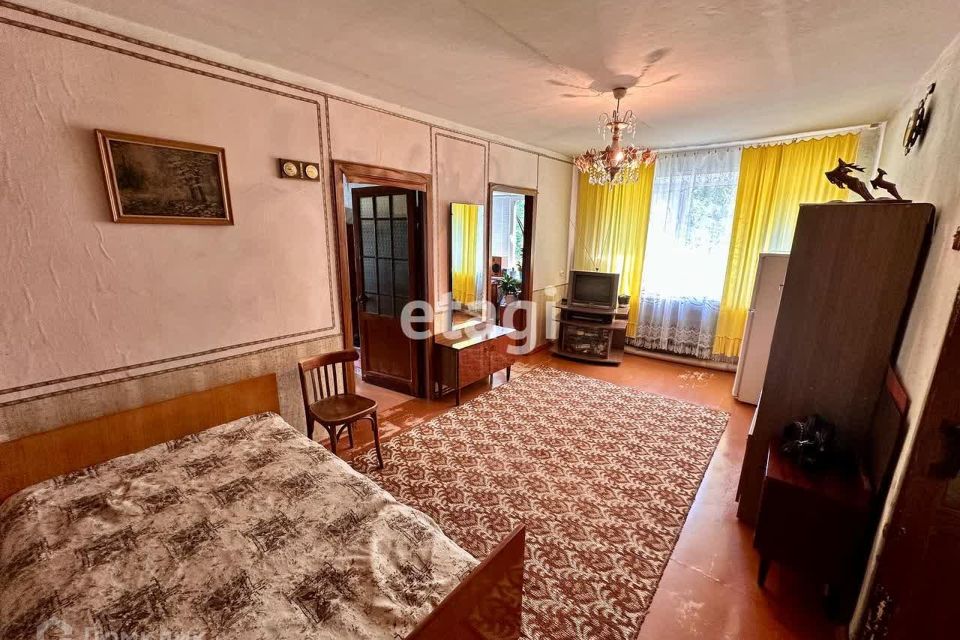 Продаётся 4-комнатная квартира, 60.1 м²