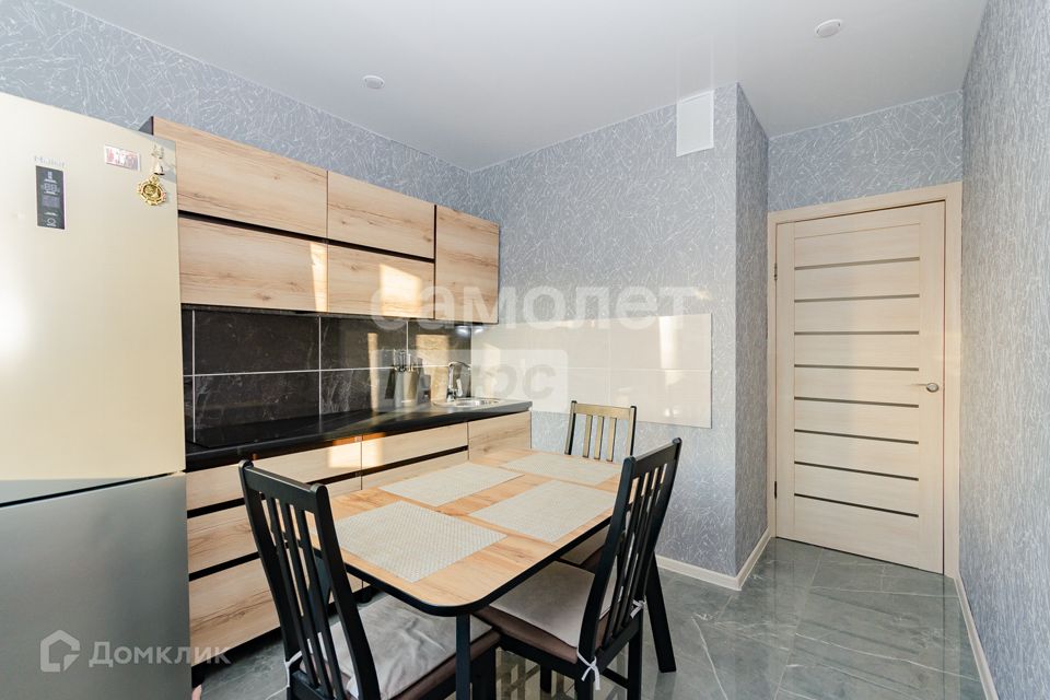 Продаётся 2-комнатная квартира, 65.2 м²