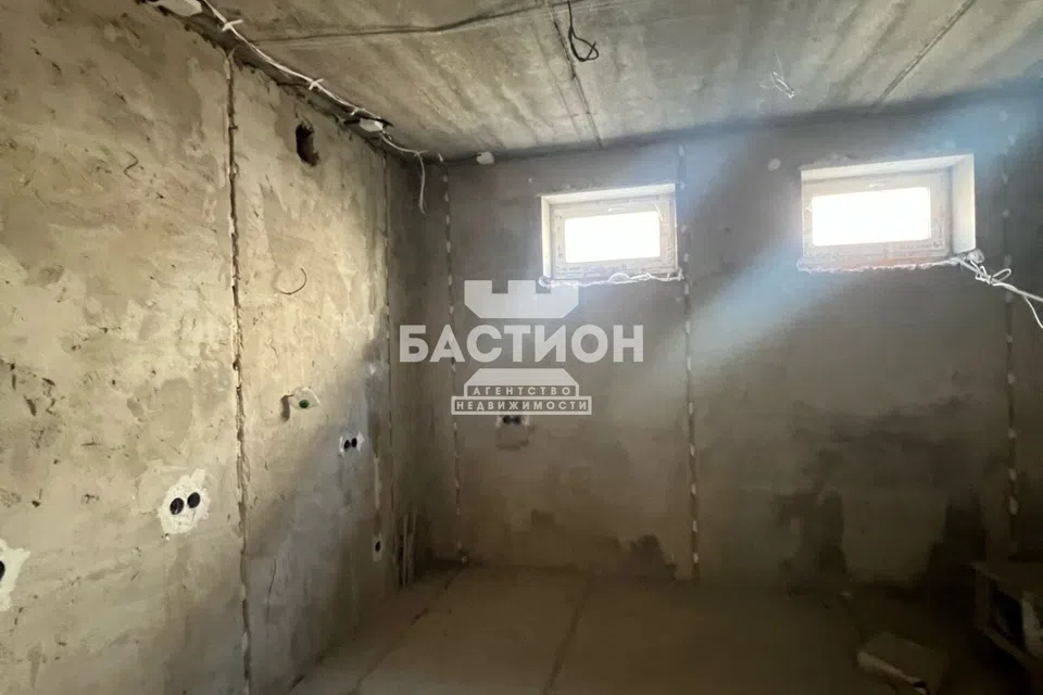 Продаётся 2-этажный дом, 650 м²
