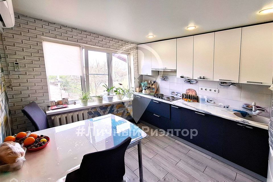Продаётся 3-комнатная квартира, 59.5 м²