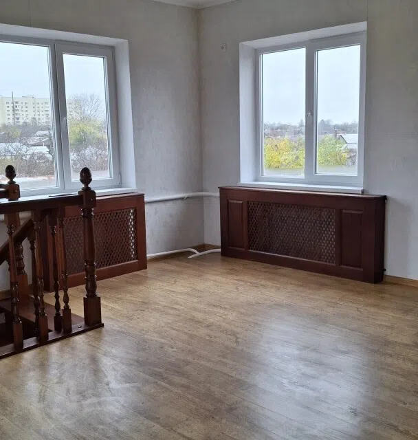 Продаётся 3-этажный дом, 281 м²