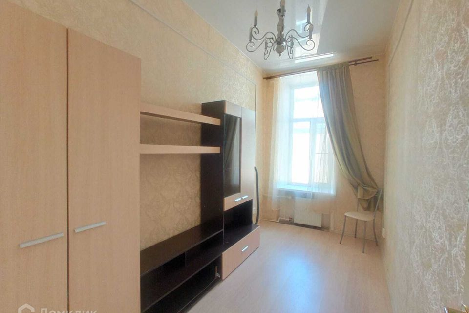 Продаётся комната в 8-комн. квартире, 12 м²