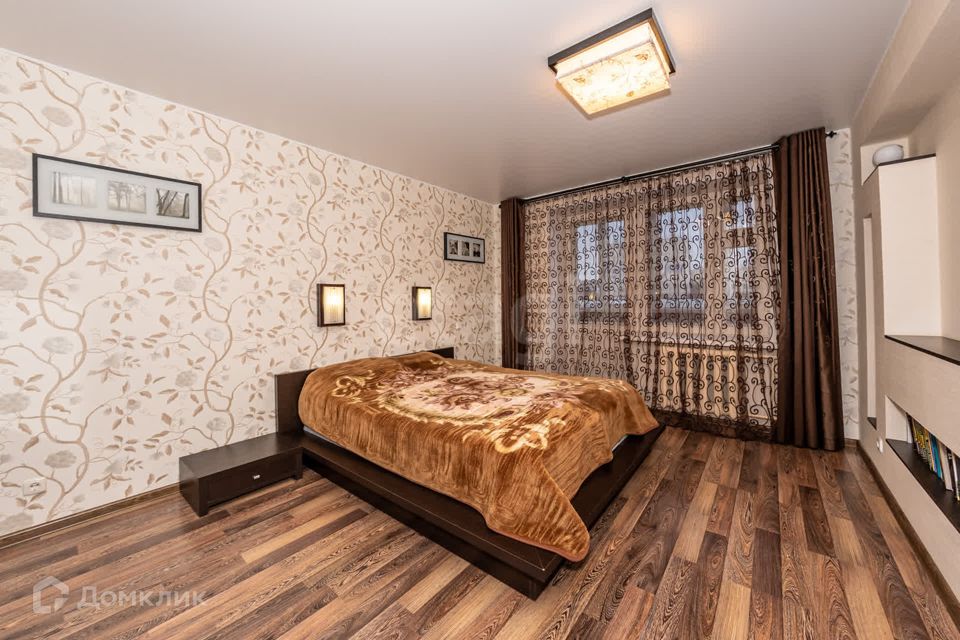 Продаётся 4-комнатная квартира, 129.7 м²