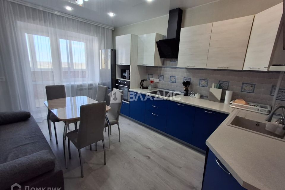 Сдаётся 2-комнатная квартира, 60.8 м²