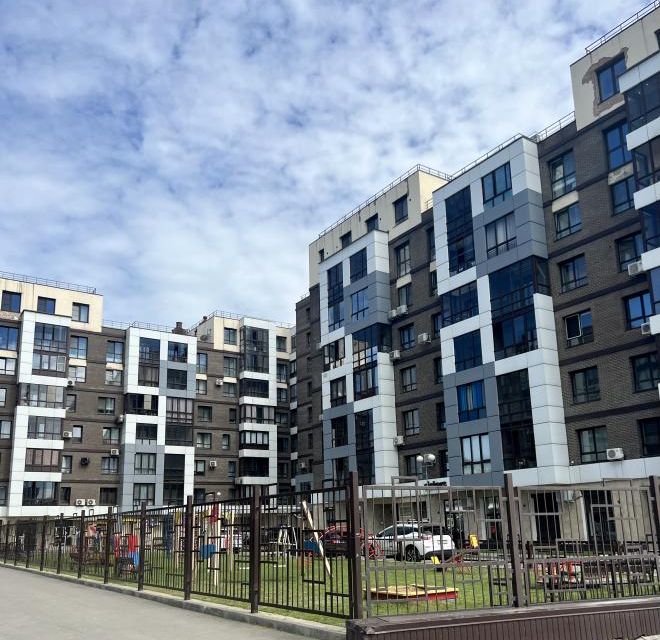 Продаётся 1-комнатная квартира, 52.6 м²