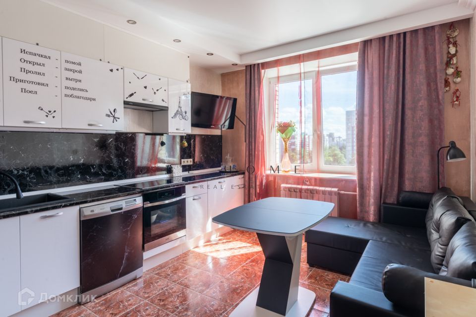 Сдаётся 2-комнатная квартира, 65 м²