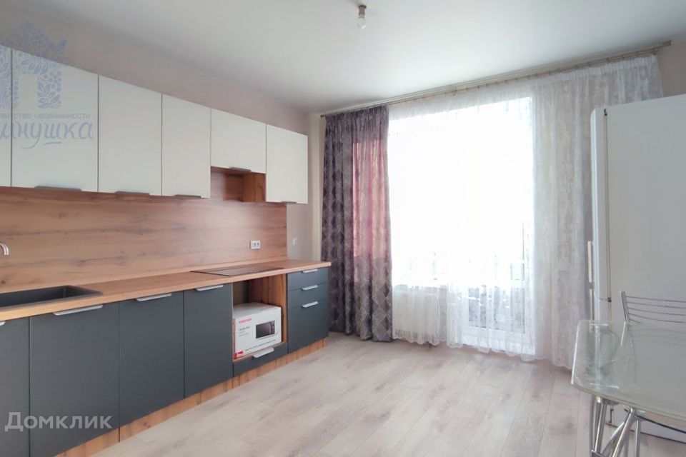 Продаётся 1-комнатная квартира, 43 м²