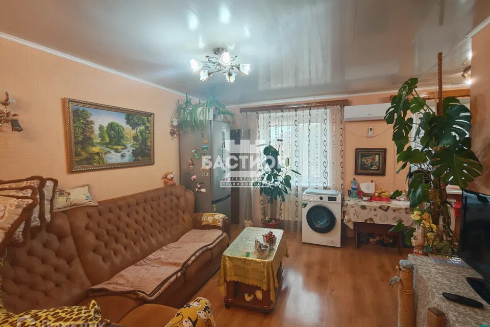Продаётся 3-комнатная квартира, 57 м²