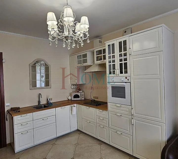 Сдаётся 3-комнатная квартира, 116 м²