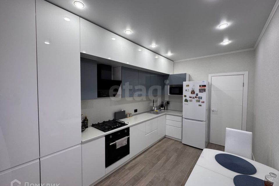 Продаётся 2-комнатная квартира, 55.6 м²