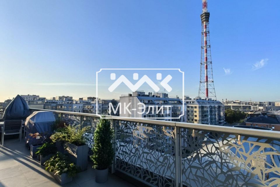 Продаётся 3-комнатная квартира, 148 м²