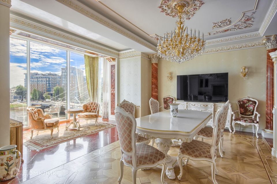 Продаётся 5-комнатная квартира, 364.1 м²