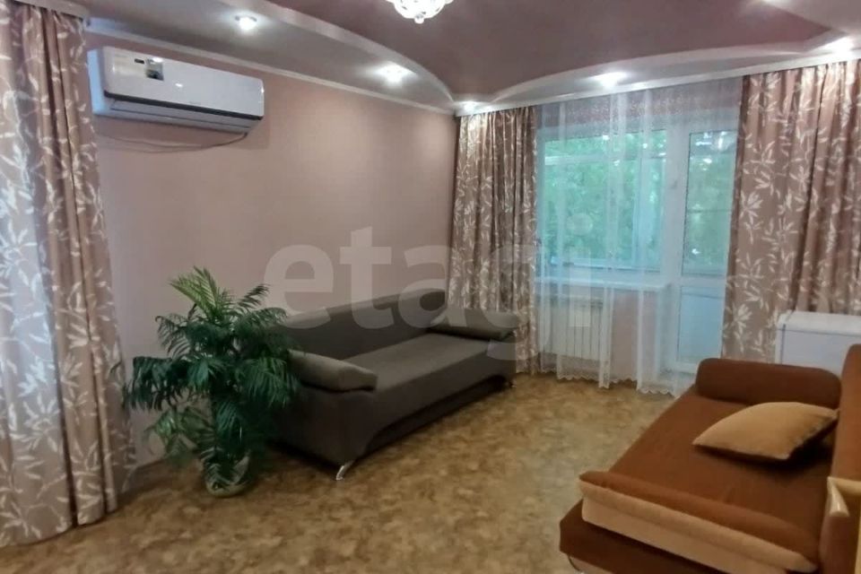 Продаётся 4-комнатная квартира, 70 м²