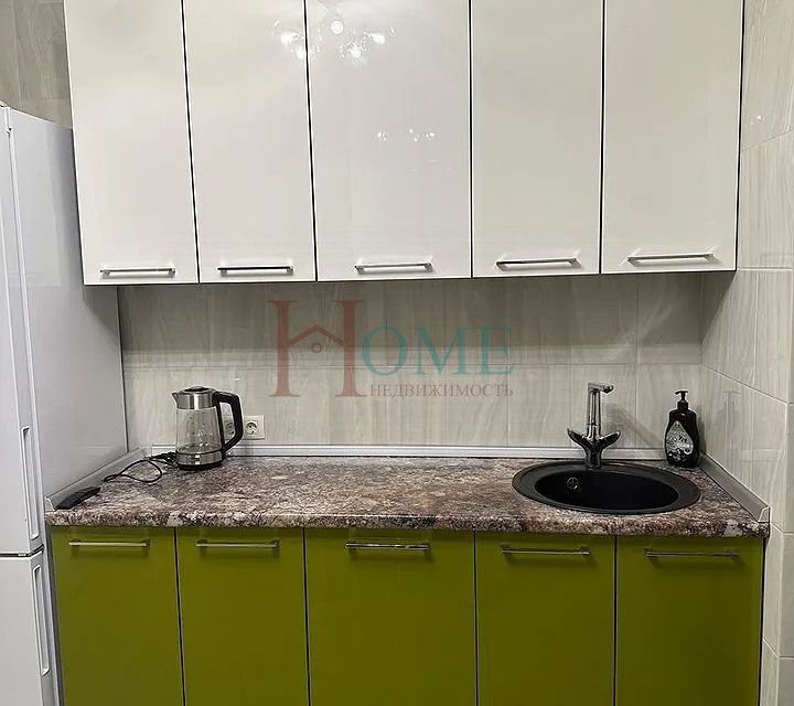 Сдаётся 1-комнатная квартира, 42 м²