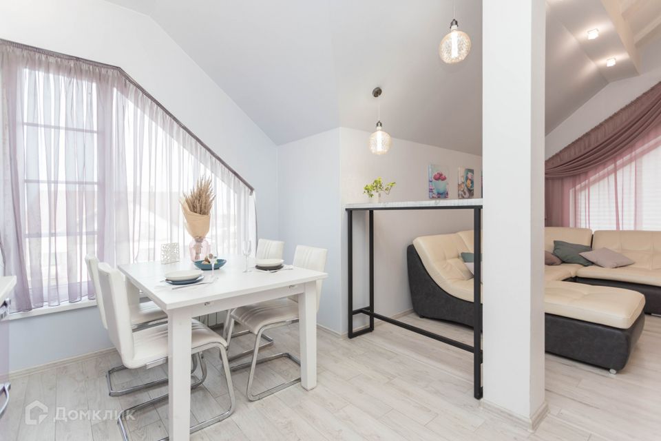 Продаётся 4-комнатная квартира, 110 м²