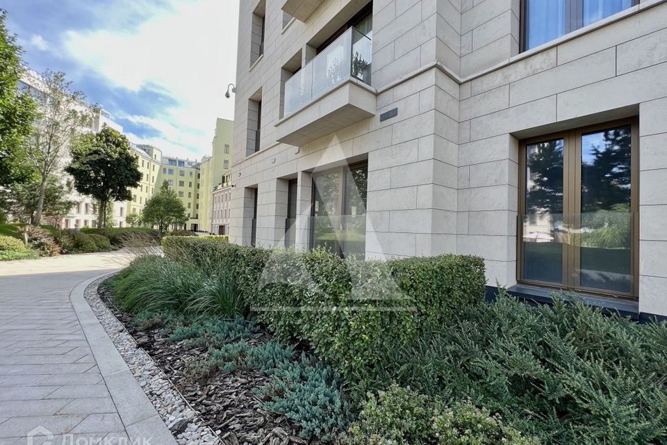 Продаётся 4-комнатная квартира, 167.1 м²