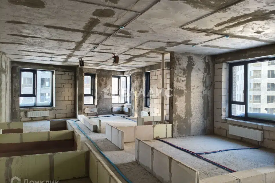 Продаётся 4-комнатная квартира, 126.8 м²