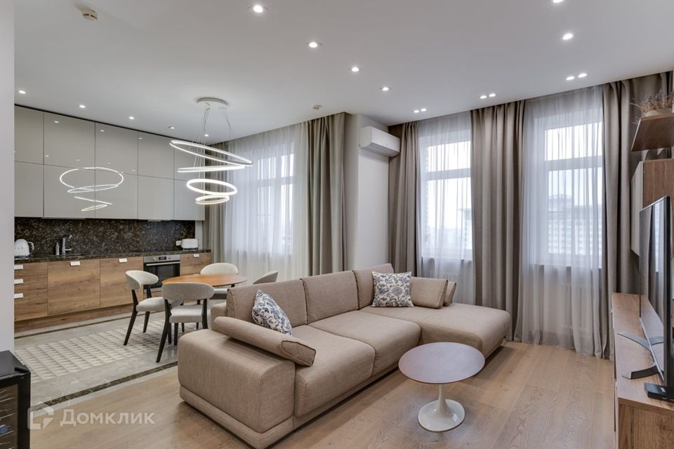 Продаётся 2-комнатная квартира, 81 м²