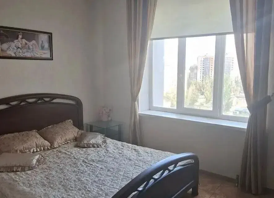 Продаётся 2-комнатная квартира, 56.3 м²