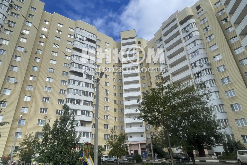 Продаётся 2-комнатная квартира, 76.3 м²