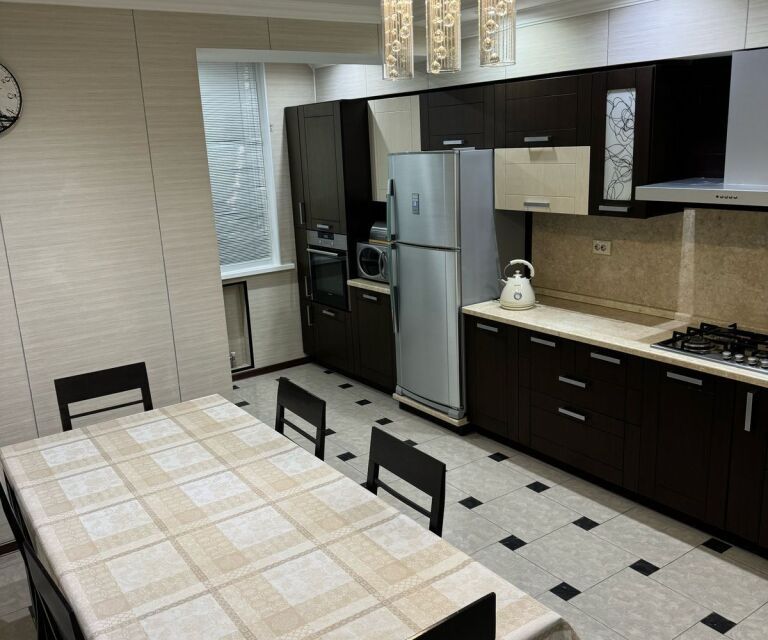 Продаётся 3-комнатная квартира, 100.2 м²