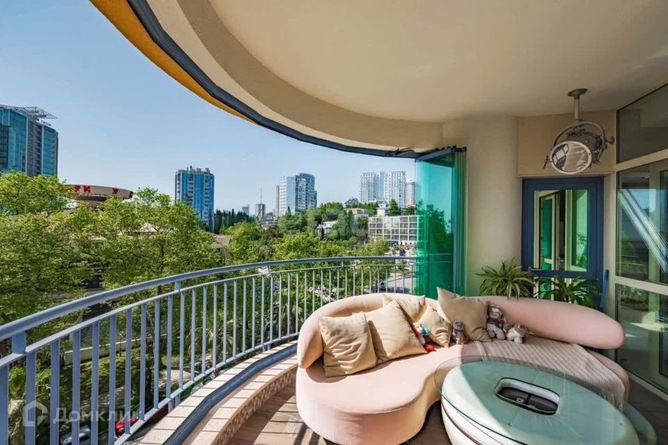 Продаётся 3-комнатная квартира, 150 м²