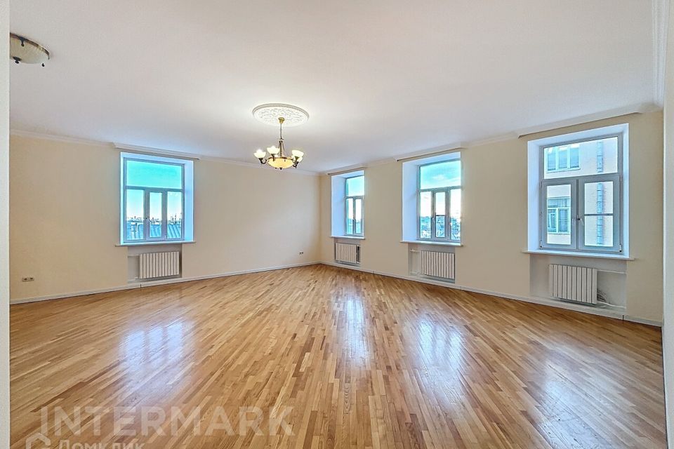 Сдаётся 6-комнатная квартира, 212 м²