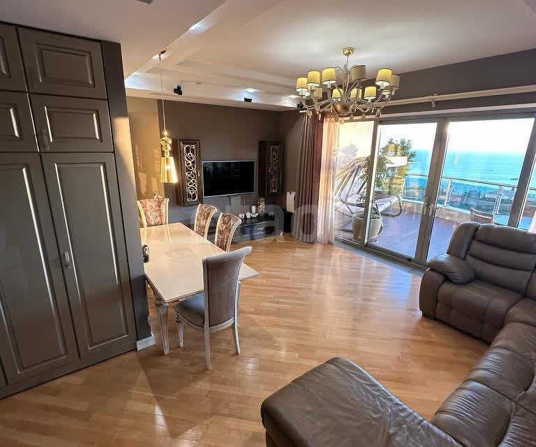 Продаётся 3-комнатная квартира, 172 м²