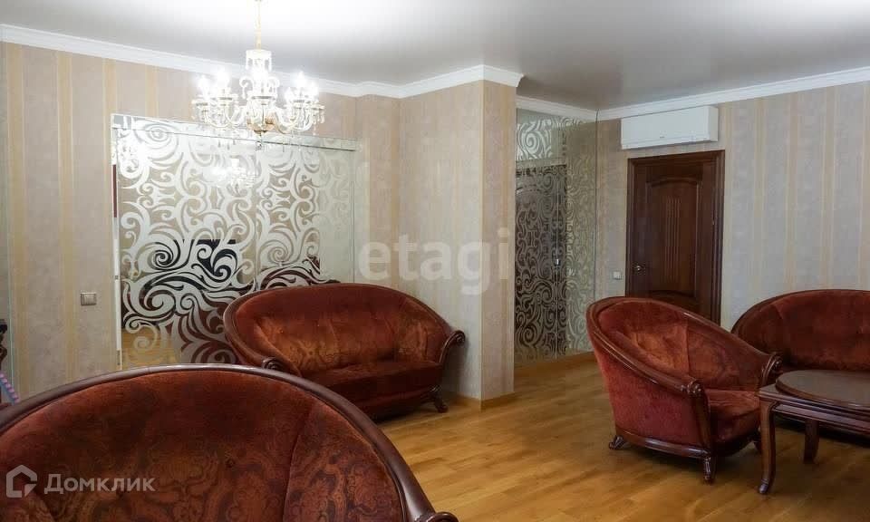 Продаётся 4-комнатная квартира, 140 м²
