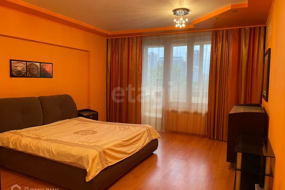 Сдаётся 1-комнатная квартира, 66.5 м²
