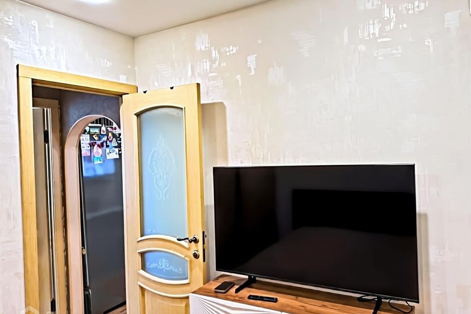 Продаётся 2 комнаты в 3-комн. квартире, 31.8 м²