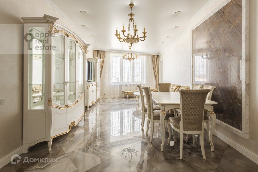 Сдаётся 4-комнатная квартира, 139 м²