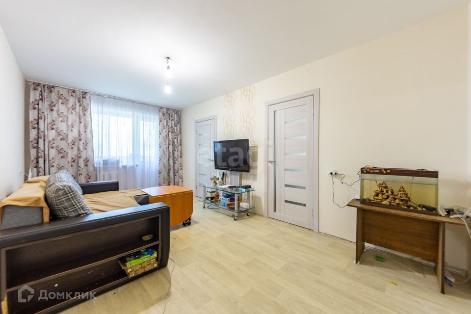 Продаётся 4-комнатная квартира, 61.5 м²