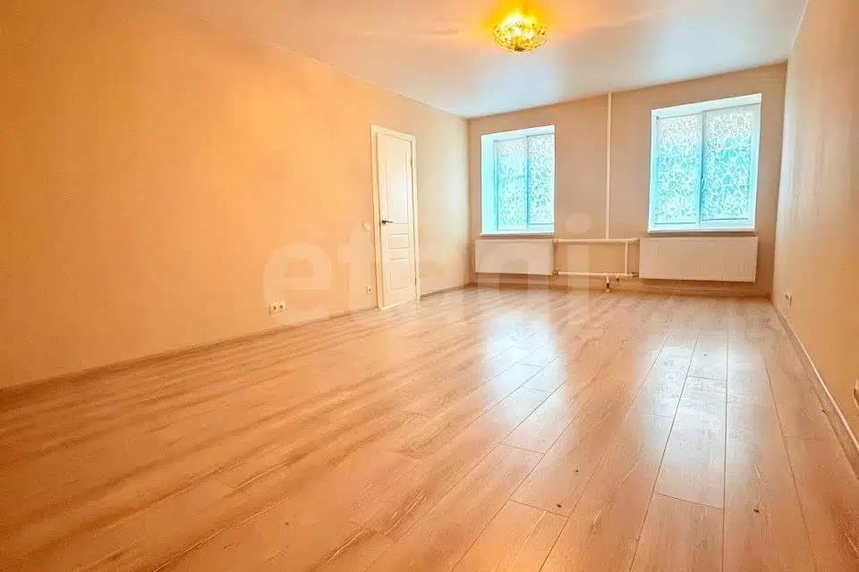 Продаётся 1-комнатная квартира, 60.4 м²