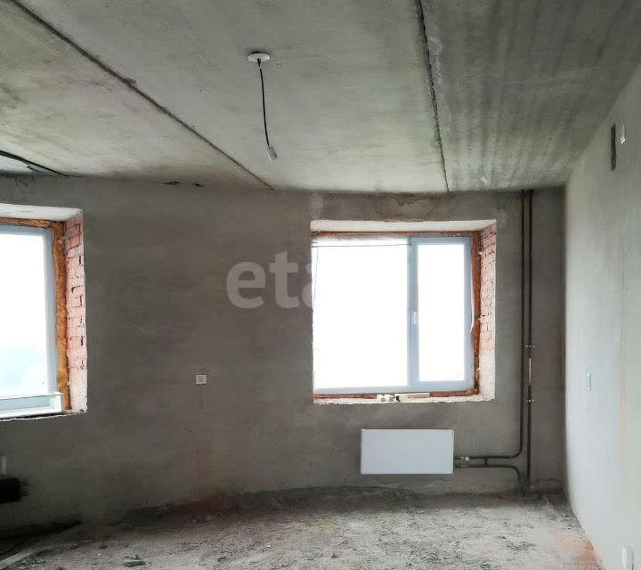 Продаётся 4-комнатная квартира, 160 м²