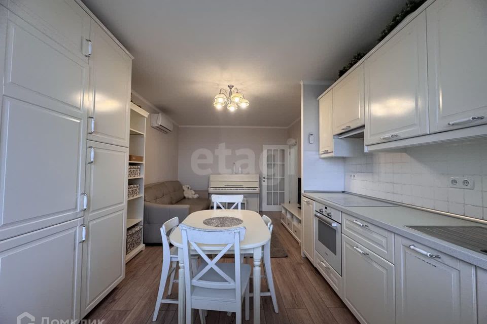 Продаётся 2-комнатная квартира, 58 м²