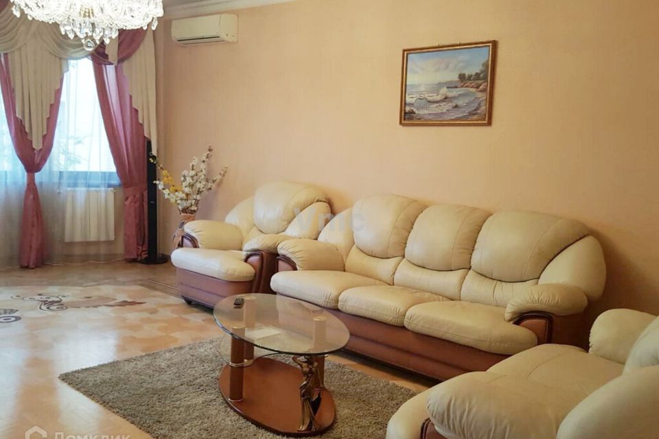 Сдаётся 3-комнатная квартира, 120 м²