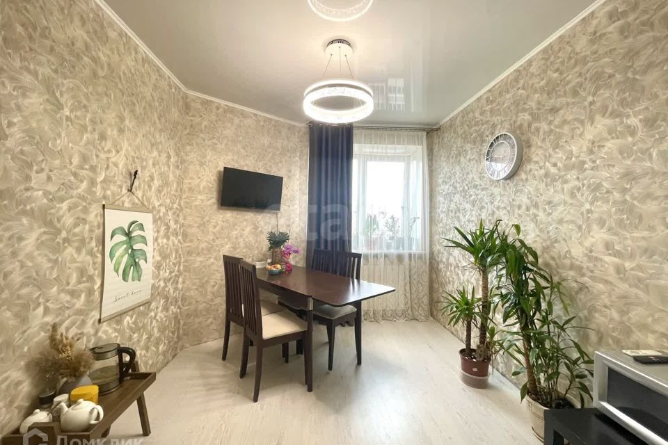 Продаётся 3-комнатная квартира, 134.7 м²