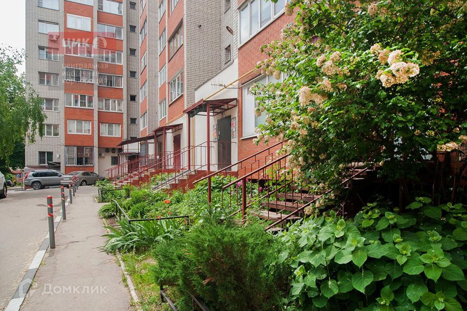 Продаётся 3-комнатная квартира, 108 м²