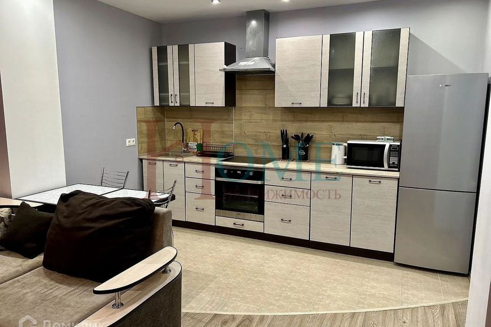Сдаётся 1-комнатная квартира, 54 м²