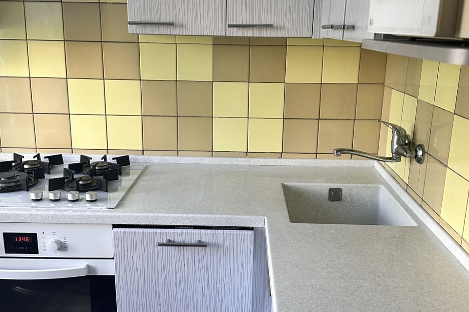 Сдаётся 3-комнатная квартира, 58.1 м²