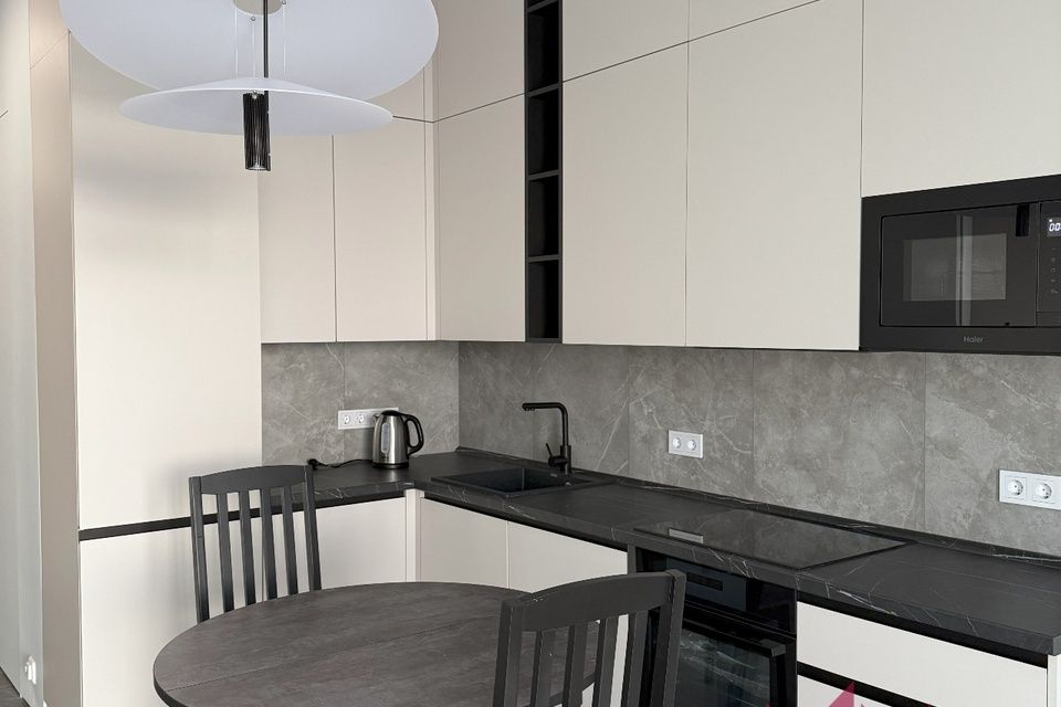 Продаётся 1-комнатная квартира, 46 м²