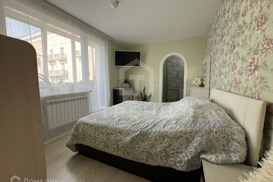 Продаётся 4-комнатная квартира, 104.7 м²