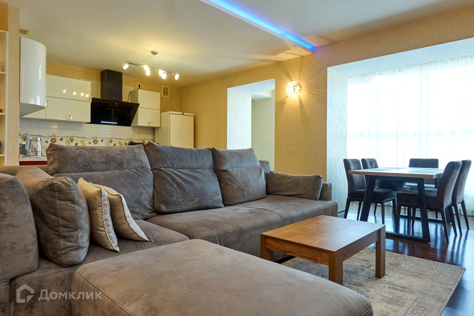 Продаётся 3-комнатная квартира, 119.64 м²