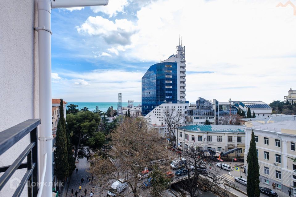 Продаётся 1-комнатная квартира, 56.6 м²