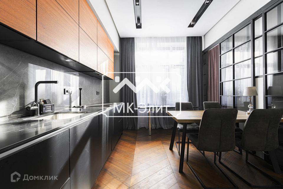 Продаётся 2-комнатная квартира, 70.3 м²