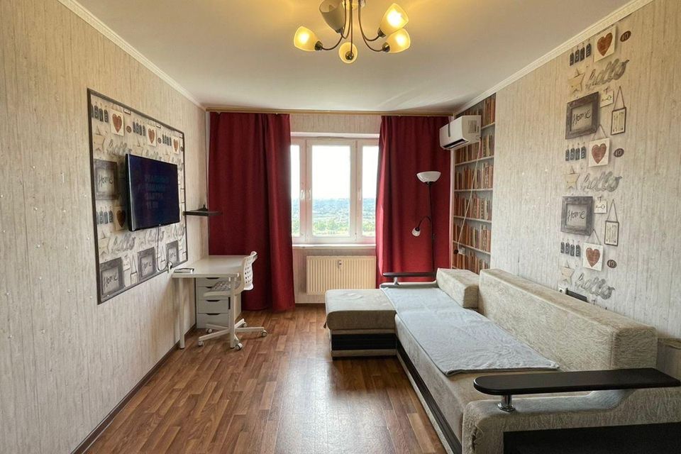 Продаётся 1-комнатная квартира, 38 м²