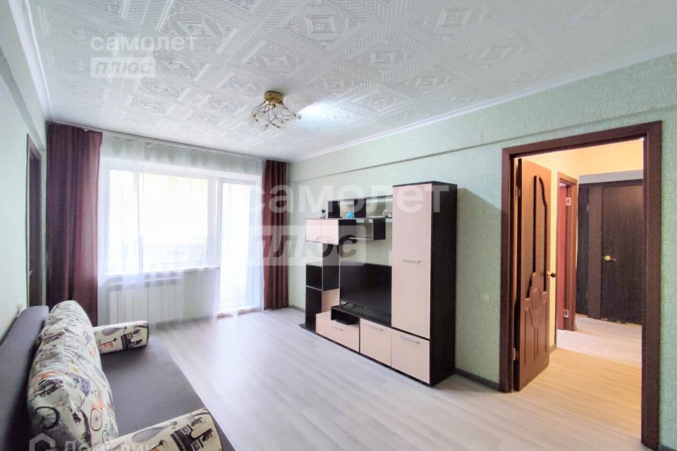 Продаётся 4-комнатная квартира, 58.6 м²